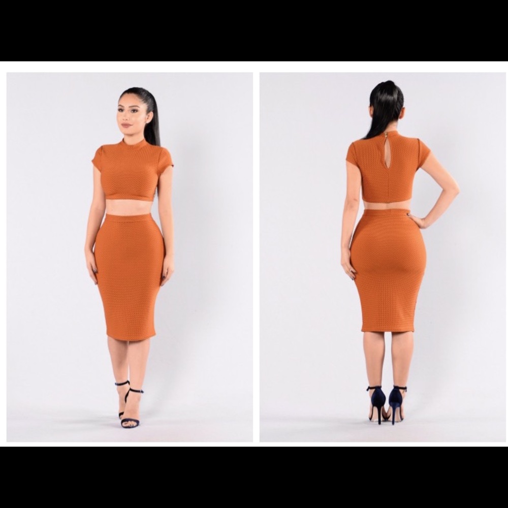 Matching rust colored set